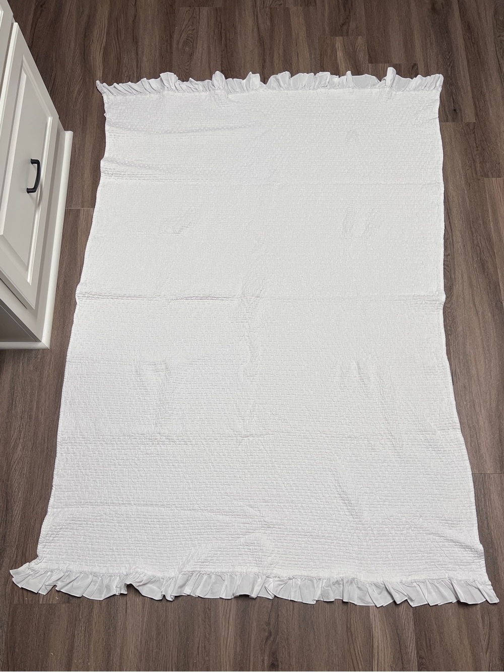 White Ruffled Cotton Throw Blanket